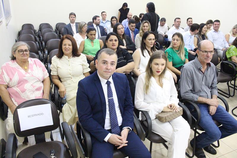 Cerimônia com representantes dos três poderes marca posse da diretoria da OAB em Amambai
