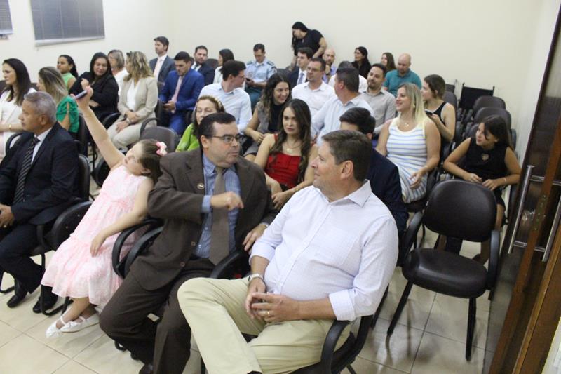 Cerimônia com representantes dos três poderes marca posse da diretoria da OAB em Amambai