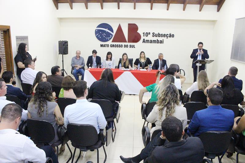 Cerimônia com representantes dos três poderes marca posse da diretoria da OAB em Amambai
