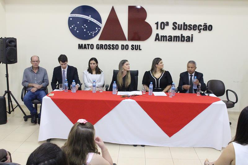 Cerimônia com representantes dos três poderes marca posse da diretoria da OAB em Amambai