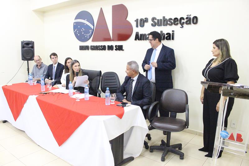 Cerimônia com representantes dos três poderes marca posse da diretoria da OAB em Amambai