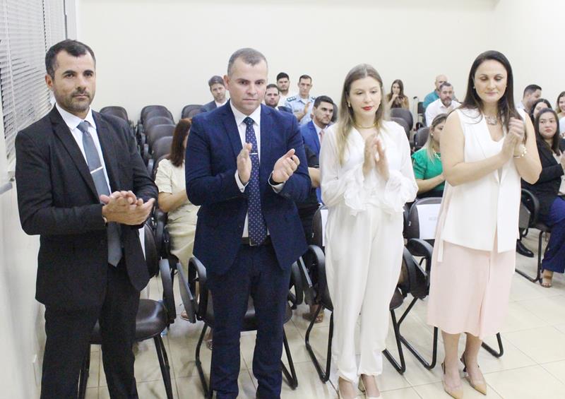 Cerimônia com representantes dos três poderes marca posse da diretoria da OAB em Amambai