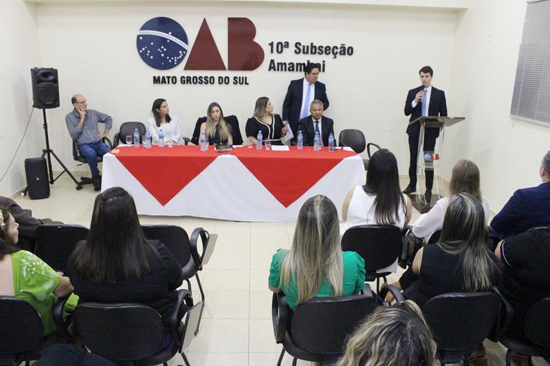 Cerimônia com representantes dos três poderes marca posse da diretoria da OAB em Amambai