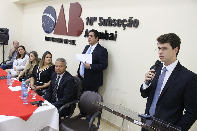 Cerimônia com representantes dos três poderes marca posse da diretoria da OAB em Amambai