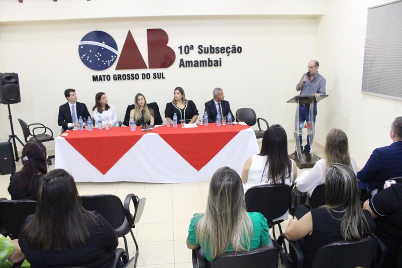 Cerimônia com representantes dos três poderes marca posse da diretoria da OAB em Amambai