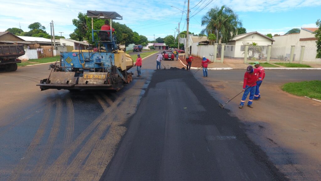Prefeitura de Iguatemi reinicia recapeamento asfáltico no bairro Vila Nova Esperança Prefeitura de Iguatemi reinicia recapeamento asfáltico no bairro Vila Nova Esperança