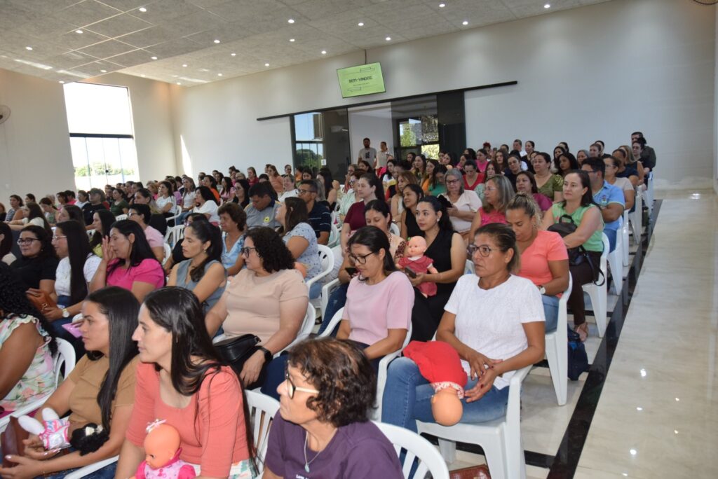 Profissionais da área da educação de Iguatemi participam de treinamento de primeiros socorros Profissionais da área da educação de Iguatemi participam de treinamento de primeiros socorros