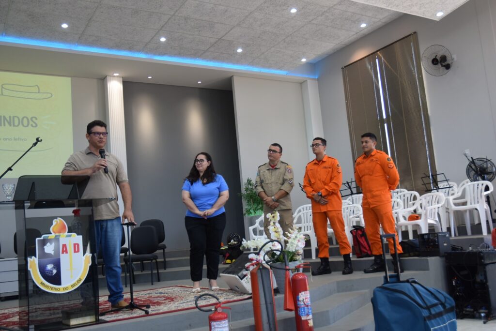 Profissionais da área da educação de Iguatemi participam de treinamento de primeiros socorros Profissionais da área da educação de Iguatemi participam de treinamento de primeiros socorros