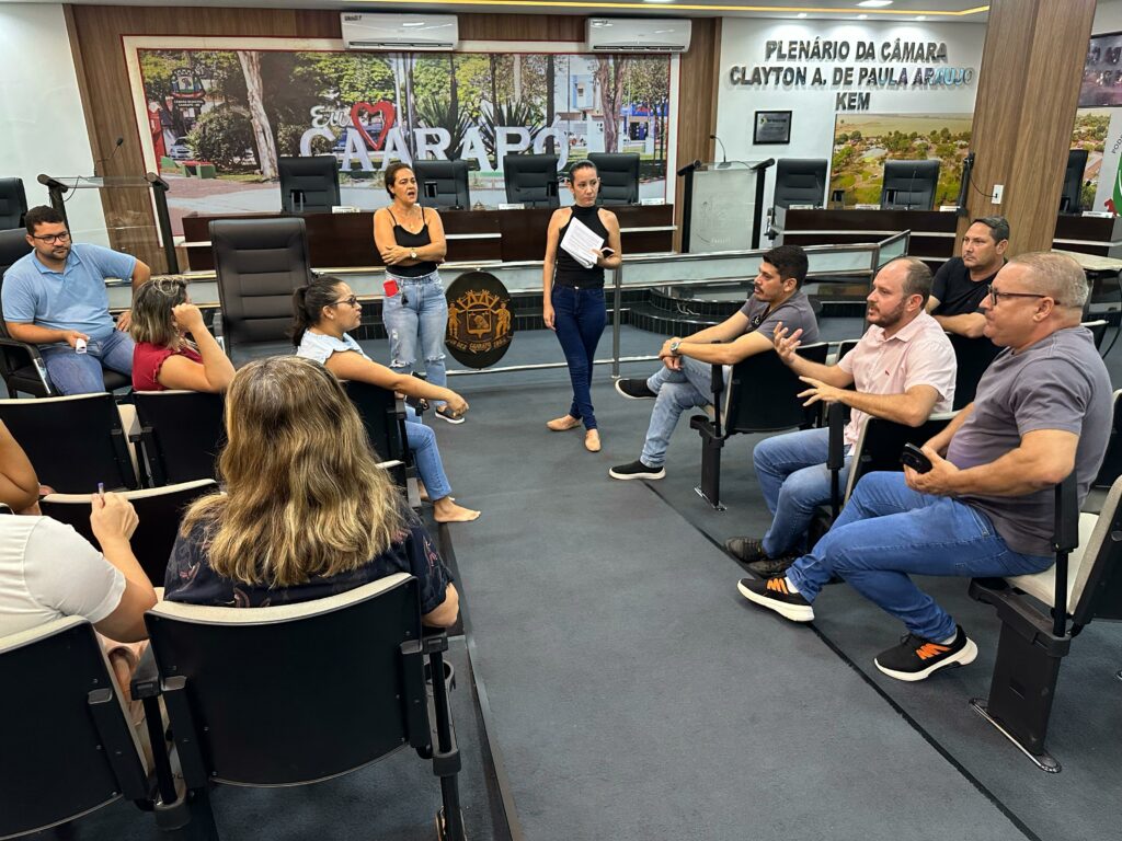 Vereador Flávio Augusto demonstra preocupação com adiamento do início das aulas em Caarapó Vereador Flávio Augusto demonstra preocupação com adiamento do início das aulas em Caarapó