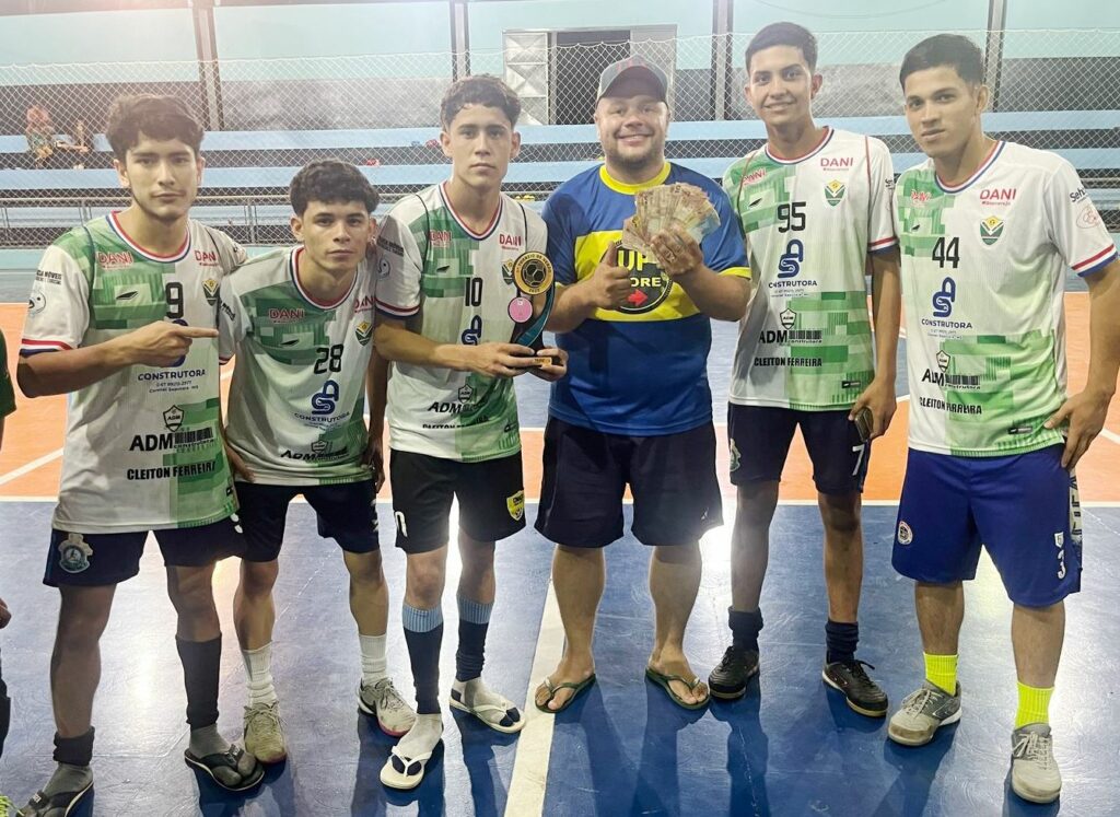 Com 17 equipes torneio de futsal foi sucesso em Coronel Sapucaia Com 17 equipes torneio de futsal foi sucesso em Coronel Sapucaia