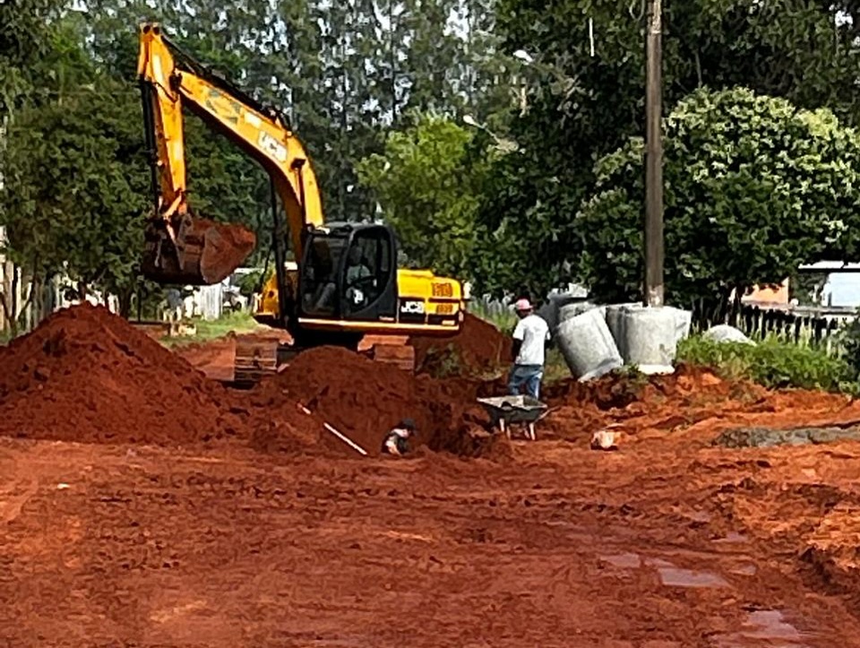 Japorã: Secretaria de Infraestrutura acompanha obra de drenagem e pavimentação em Jacareí Japorã: Secretaria de Infraestrutura acompanha obra de drenagem e pavimentação em Jacareí