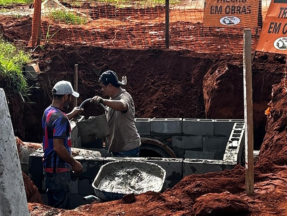 Japorã: Secretaria de Infraestrutura acompanha obra de drenagem e pavimentação em Jacareí Japorã: Secretaria de Infraestrutura acompanha obra de drenagem e pavimentação em Jacareí
