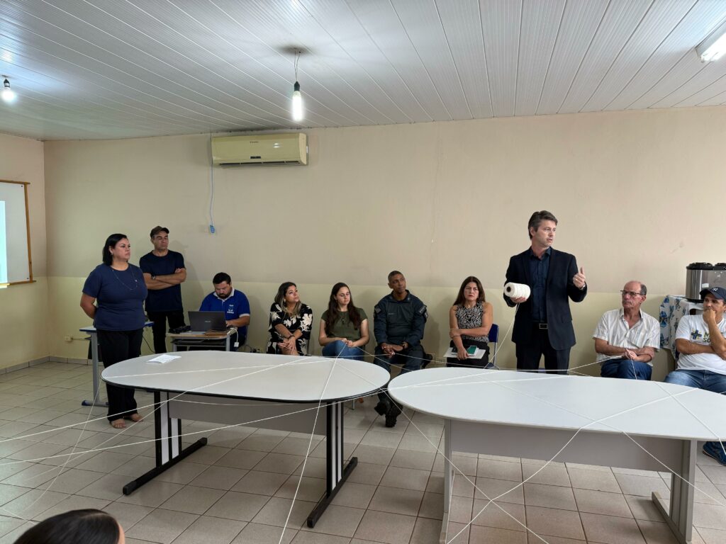 Rede de Proteção se fortalece em Amambai com reunião no CREAS Rede de Proteção se fortalece em Amambai com reunião no CREAS