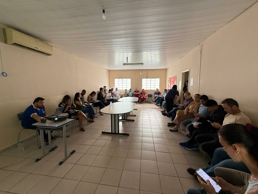 Rede de Proteção se fortalece em Amambai com reunião no CREAS Rede de Proteção se fortalece em Amambai com reunião no CREAS