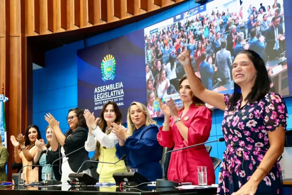 Deputada Mara Caseiro destaca sessão solene da ALEMS em homenagem às mulheres, com a entrega do Troféu Celina Jallad Deputada Mara Caseiro destaca sessão solene da ALEMS em homenagem às mulheres, com a entrega do Troféu Celina Jallad