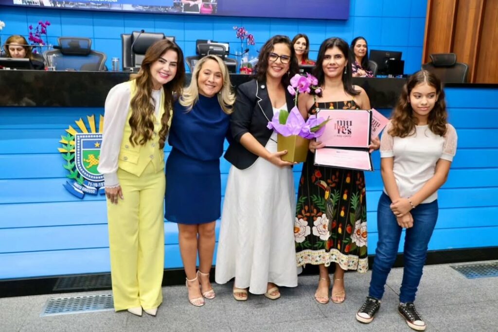 Deputada Mara Caseiro destaca sessão solene da ALEMS em homenagem às mulheres, com a entrega do Troféu Celina Jallad Deputada Mara Caseiro destaca sessão solene da ALEMS em homenagem às mulheres, com a entrega do Troféu Celina Jallad