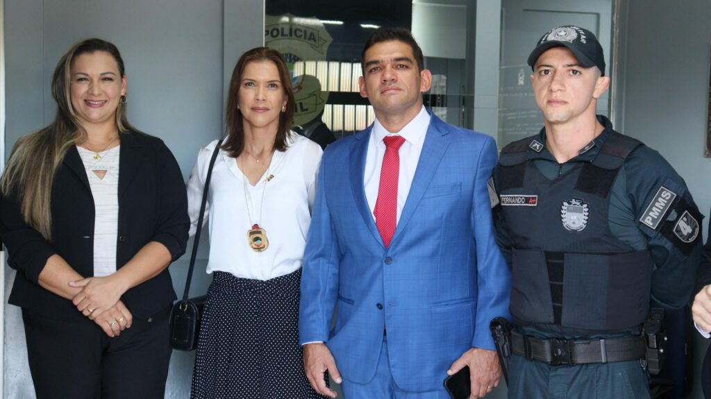 Inauguração de Sala Lilás em Aral Moreira reforça o compromisso da Polícia Civil no combate à violência doméstica em MS Inauguração de Sala Lilás em Aral Moreira reforça o compromisso da Polícia Civil no combate à violência doméstica em MS