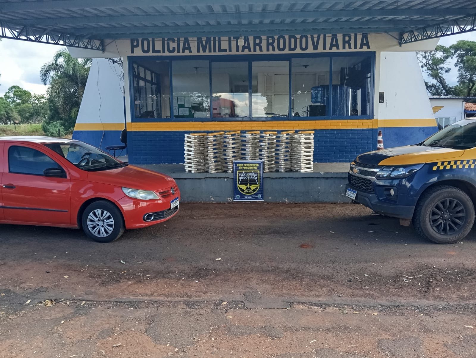 Polícia Militar Rodoviária prende homem por tráfico de drogas em ...
