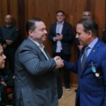 Coronel David recebe medalha da Polícia Militar por atuação no combate à violência contra a mulher