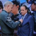 Coronel David recebe medalha da Polícia Militar por atuação no combate à violência contra a mulher