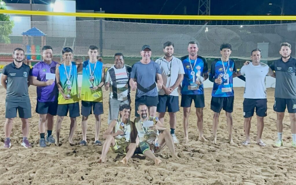 Com a participação de duplas de toda a região 1º Torneio de Vôlei de Praia foi sucesso total em Sete Quedas Com a participação de duplas de toda a região 1º Torneio de Vôlei de Praia foi sucesso total em Sete Quedas