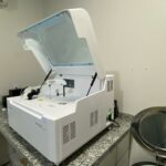 Prefeitura de Aral Moreira adquire novos equipamentos para exames laboratoriais no Hospital Santa Luzia