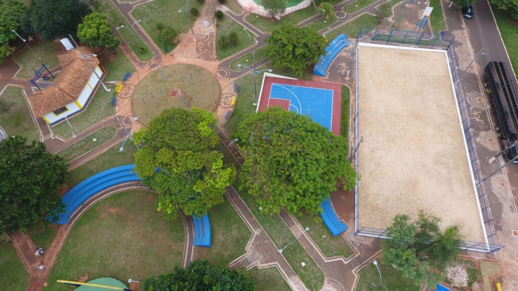 Praça Marcílio Augusto Pinto está de visual novo após reformas e adequações em Iguatemi Praça Marcílio Augusto Pinto está de visual novo após reformas e adequações em Iguatemi