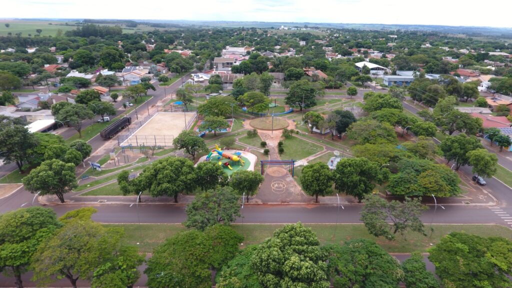 Praça Marcílio Augusto Pinto está de visual novo após reformas e adequações em Iguatemi Praça Marcílio Augusto Pinto está de visual novo após reformas e adequações em Iguatemi