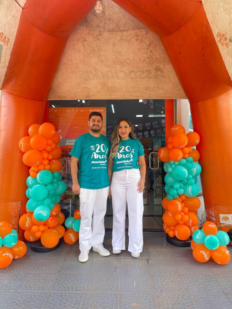Presidente da Câmara de Paranhos participa da celebração dos 20 anos da Farmácia Associadas Alexandre