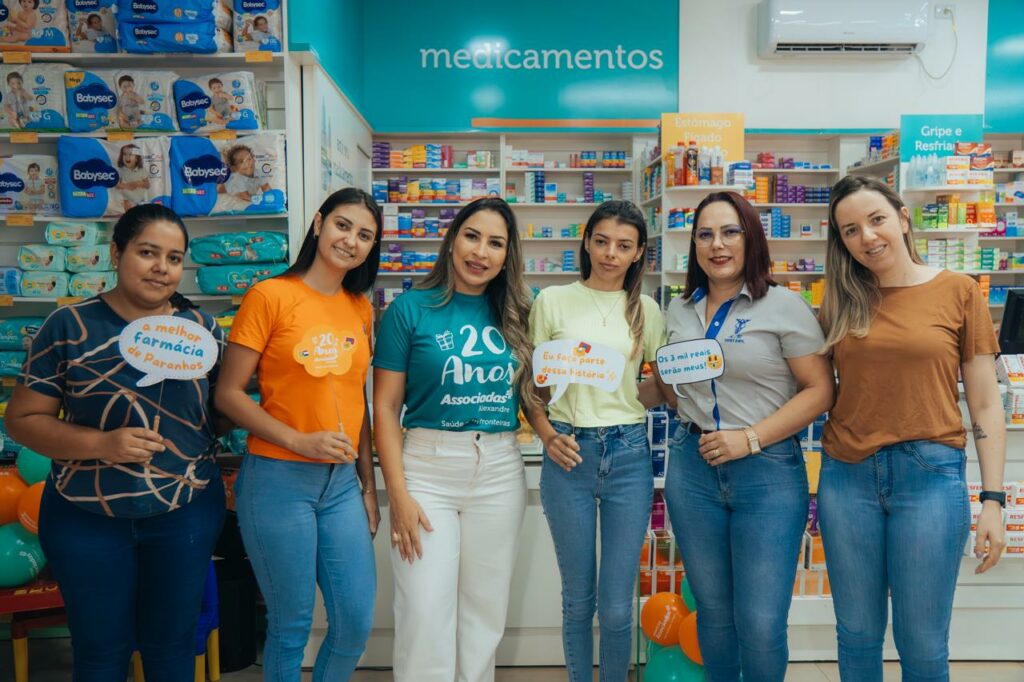 Presidente da Câmara de Paranhos participa da celebração dos 20 anos da Farmácia Associadas Alexandre