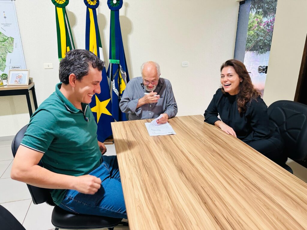 Prefeito Lídio Ledesma anuncia mais de R$ 20 milhões em investimentos para pavimentação asfáltica Iguatemi Prefeito Lídio Ledesma anuncia mais de R$ 20 milhões em investimentos para pavimentação asfáltica Iguatemi