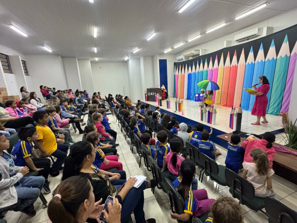 Com peças teatrais e entrega de chocolates, alunos da Rede Municipal de Ensino de Iguatemi comemoraram à Páscoa Com peças teatrais e entrega de chocolates, alunos da Rede Municipal de Ensino de Iguatemi comemoraram à Páscoa
