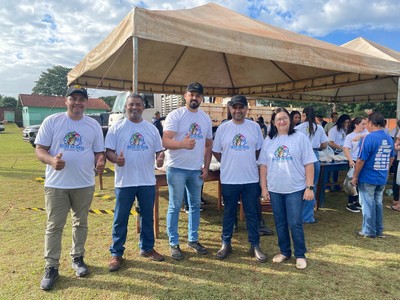 Prefeitura de Paranhos distribui 12 mil quilos de peixe na Semana Santa Prefeitura de Paranhos distribui 12 mil quilos de peixe na Semana Santa