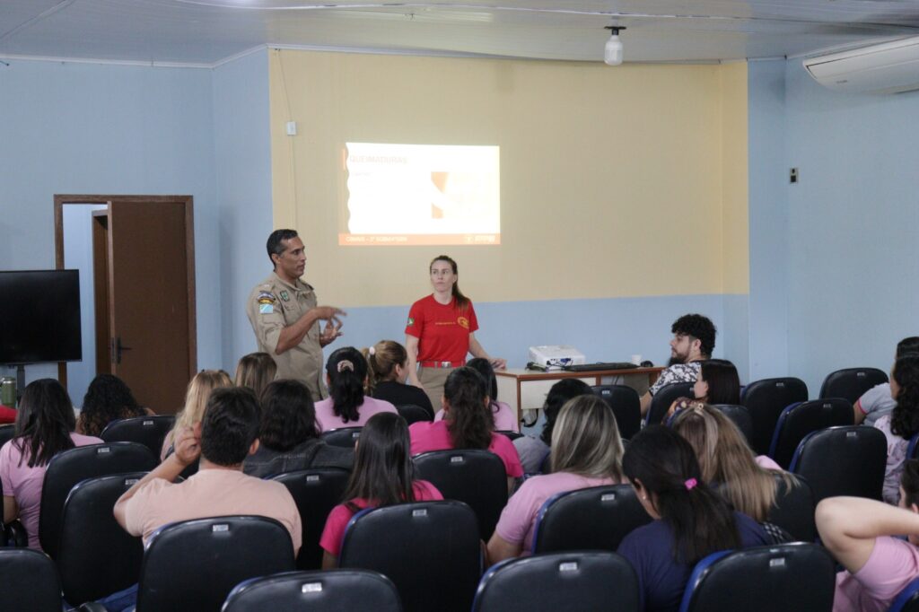 Profissionais da Educação de Amambai recebem treinamento da Lei Lucas