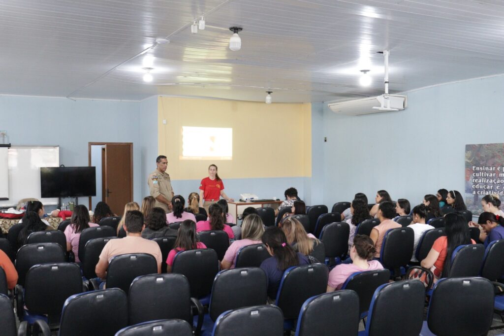 Profissionais da Educação de Amambai recebem treinamento da Lei Lucas