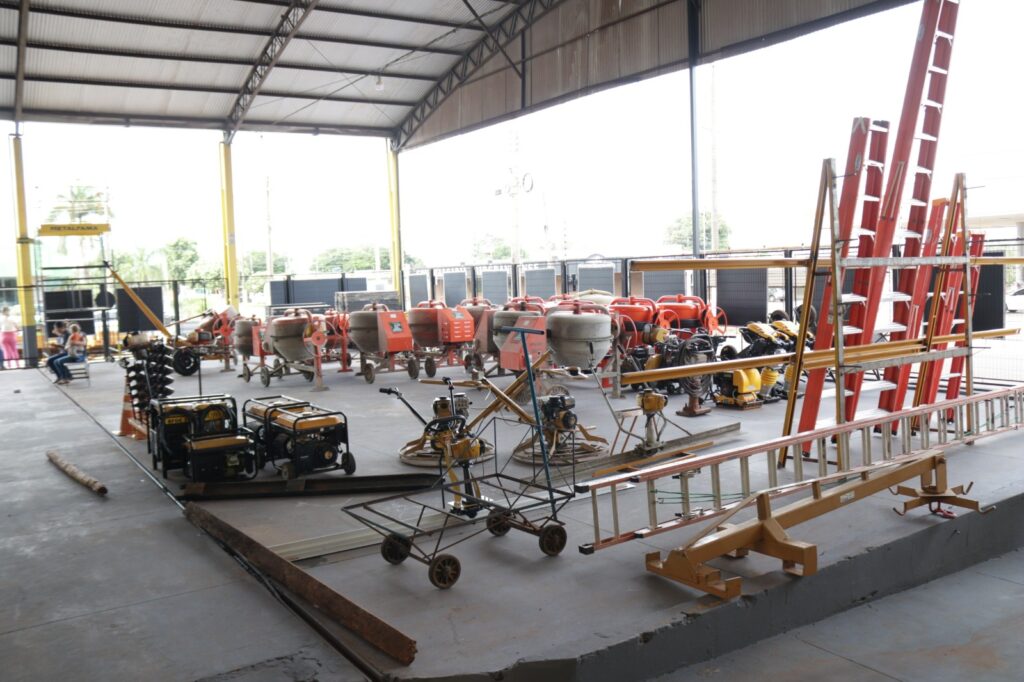 Loq Ferramentas inaugura e aposta no crescimento do setor da construção em Amambai