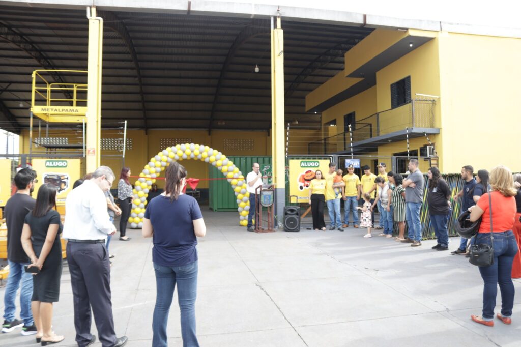 Loq Ferramentas inaugura e aposta no crescimento do setor da construção em Amambai