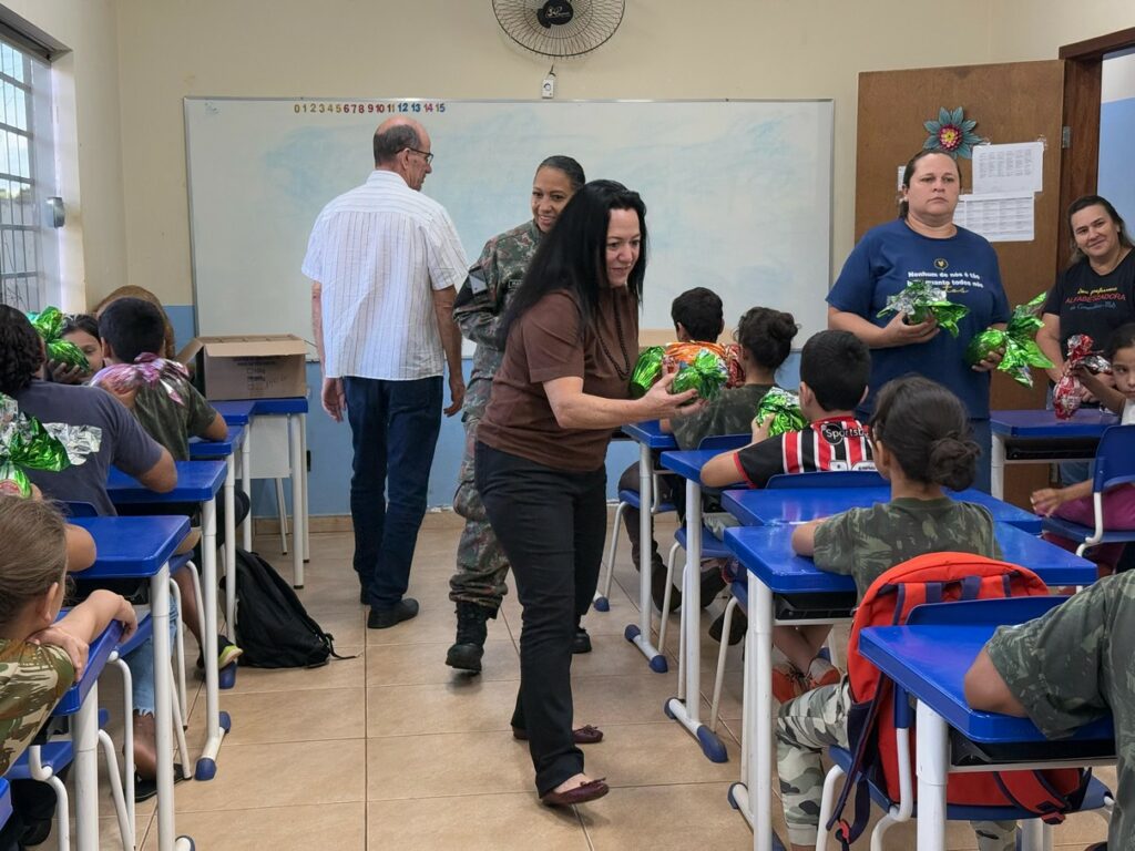 Alunos do Projeto Florestinha recebem ovos de Páscoa em ação da Prefeitura de Amambai