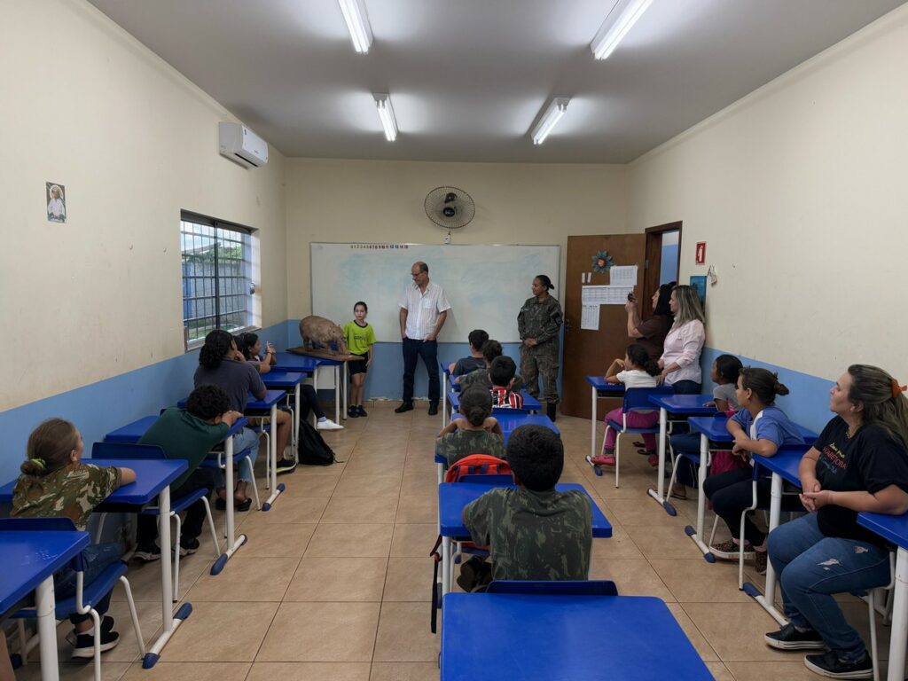 Alunos do Projeto Florestinha recebem ovos de Páscoa em ação da Prefeitura de Amambai