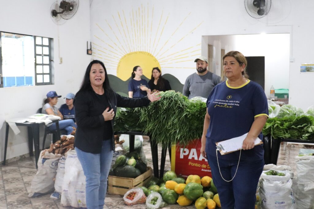 Prefeitura de Amambai realiza entrega de alimentos do PAA na Vila Limeira Prefeitura de Amambai realiza entrega de alimentos do PAA na Vila Limeira