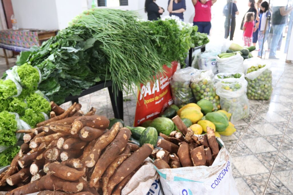Prefeitura de Amambai realiza entrega de alimentos do PAA na Vila Limeira Prefeitura de Amambai realiza entrega de alimentos do PAA na Vila Limeira