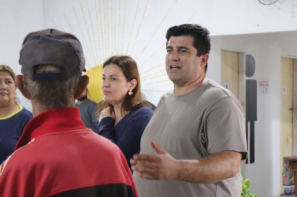 Prefeitura de Amambai realiza entrega de alimentos do PAA na Vila Limeira Prefeitura de Amambai realiza entrega de alimentos do PAA na Vila Limeira