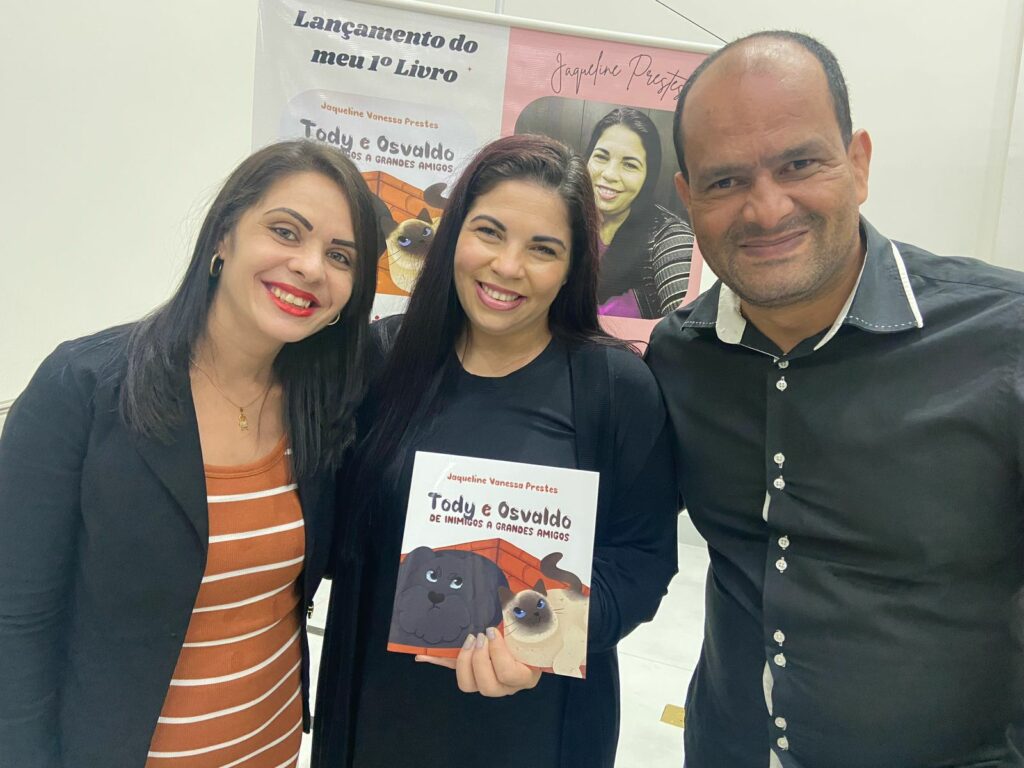 Paranhos prestigia lançamento do livro infantojuvenil “Tody e Osvaldo: de Inimigos a Grandes Amigos” Paranhos prestigia lançamento do livro infantojuvenil “Tody e Osvaldo: de Inimigos a Grandes Amigos”