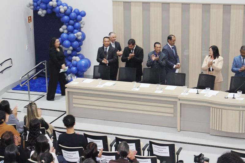 Ato na Câmara Municipal marca posse de Hélio Acosta e Alfredo Soares como prefeito e vice em Paranhos