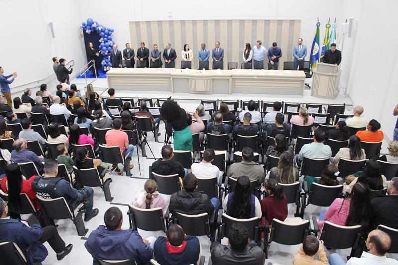 Ato na Câmara Municipal marca posse de Hélio Acosta e Alfredo Soares como prefeito e vice em Paranhos