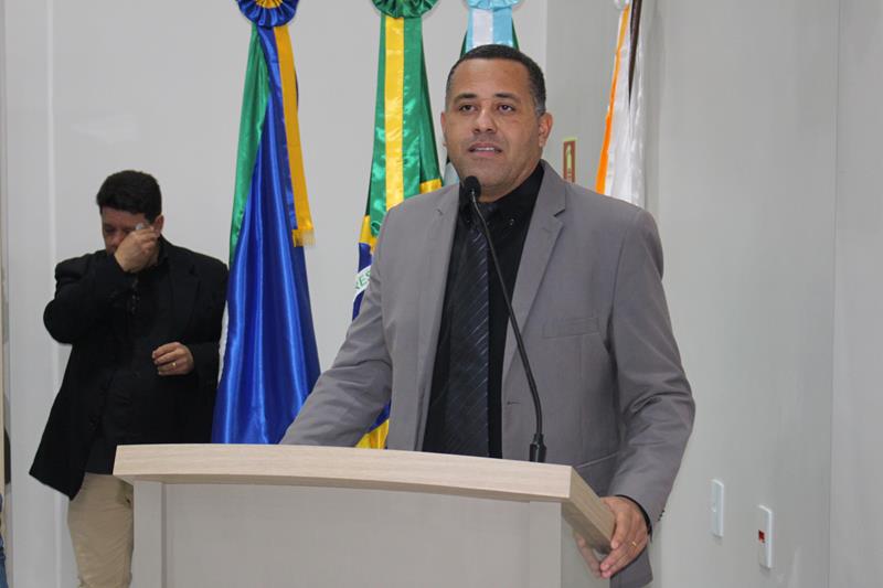 Ato na Câmara Municipal marca posse de Hélio Acosta e Alfredo Soares como prefeito e vice em Paranhos