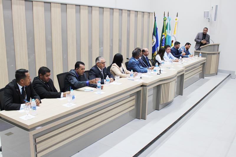 Ato na Câmara Municipal marca posse de Hélio Acosta e Alfredo Soares como prefeito e vice em Paranhos