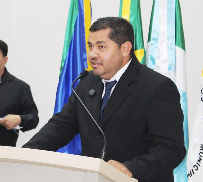 Ato na Câmara Municipal marca posse de Hélio Acosta e Alfredo Soares como prefeito e vice em Paranhos
