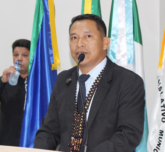 Ato na Câmara Municipal marca posse de Hélio Acosta e Alfredo Soares como prefeito e vice em Paranhos