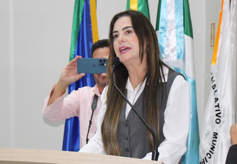 Ato na Câmara Municipal marca posse de Hélio Acosta e Alfredo Soares como prefeito e vice em Paranhos